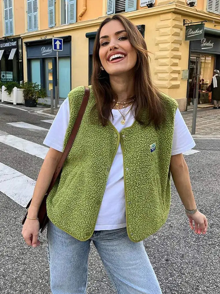 Ovelia | Trendy Ullvest for Kvinner med Knapper