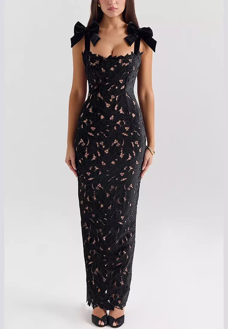 Veronica - Maxikjole med knytetopp og broderte kanter